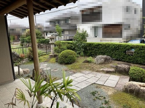 庭　