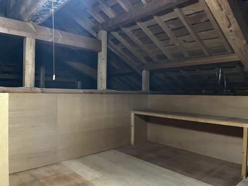 建物１　小屋裏収納