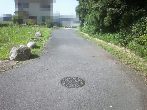 東側道路