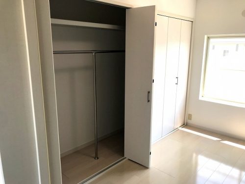 2階 洋室４帖 収納