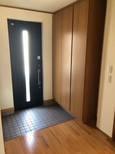 玄関　
