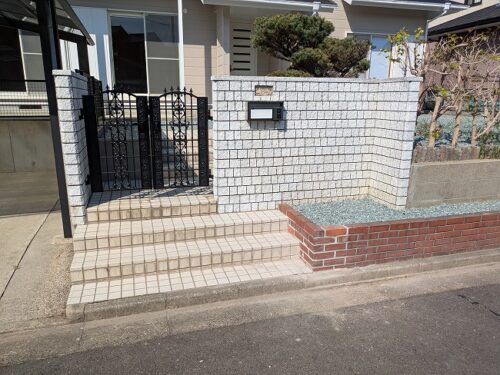 玄関アプローチ