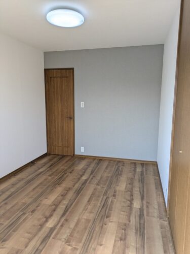 ２階洋室　中央　６帖