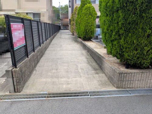 敷地内 西側通路