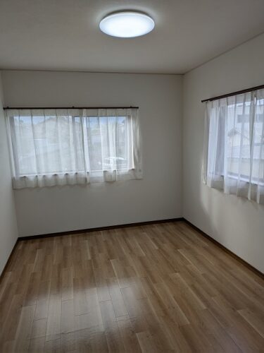 2階洋室(北東側）