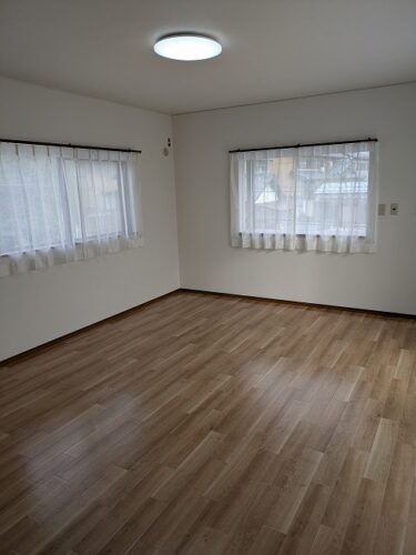 2階洋室(東側）