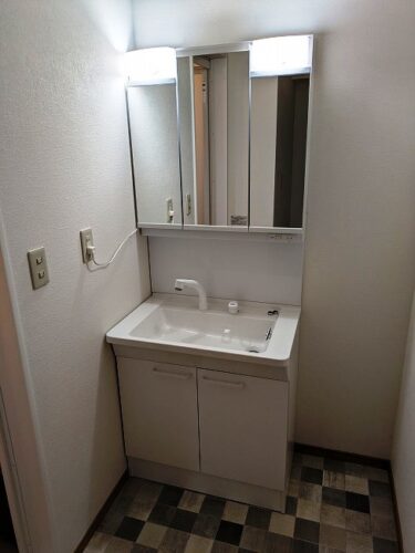 1階洗面台 新品交換