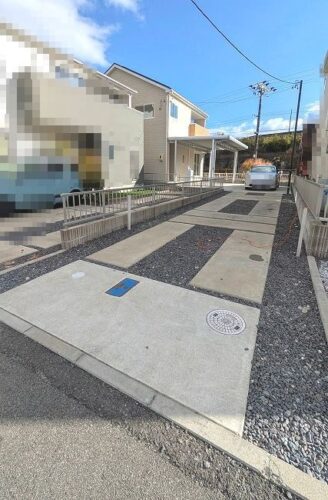 現地外観（駐車スペース）