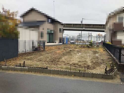 現地外観（東側道路より撮影）